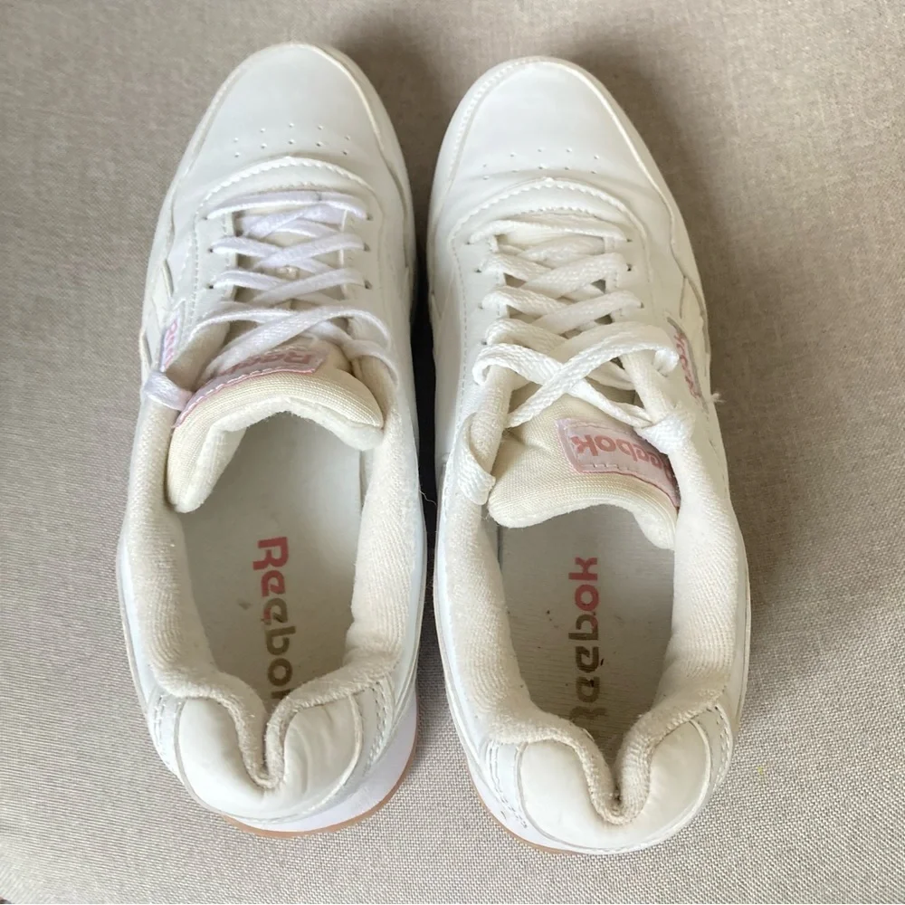 👟 Reebok Classic Leather Sneakers Womens 6.5 Ivory Cream Gum Sole Casual Shoes